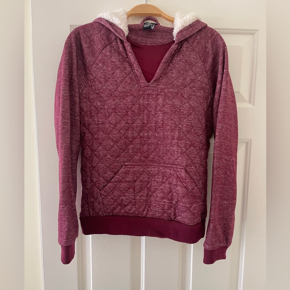 Quilted Marbled Burgundy Pullover with Pocket